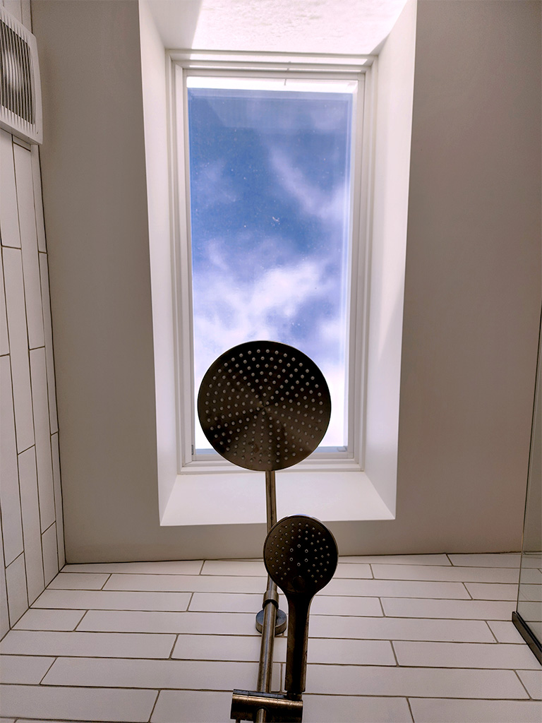 Luminous bathroom retreat